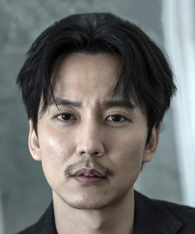 Kim Nam Gil vào vai pháp sư từ tà với sức mạnh đáng sợ (Nguồn: Internet).