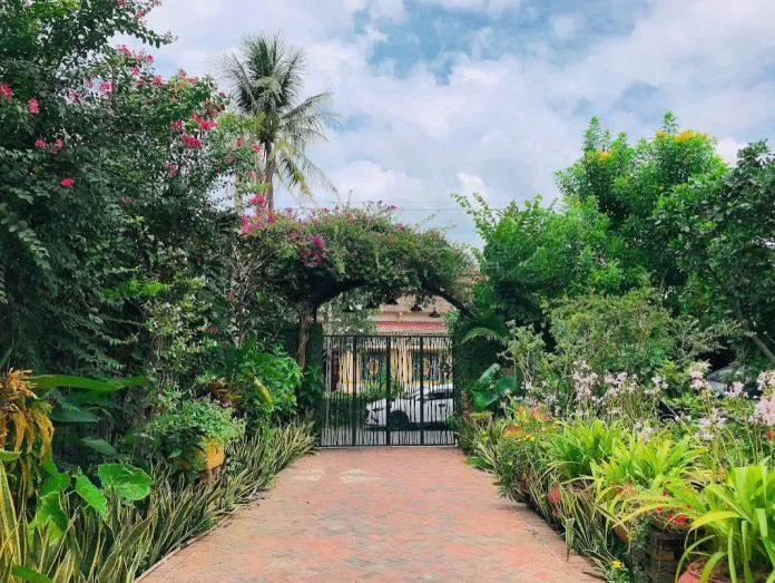Khuôn viên của