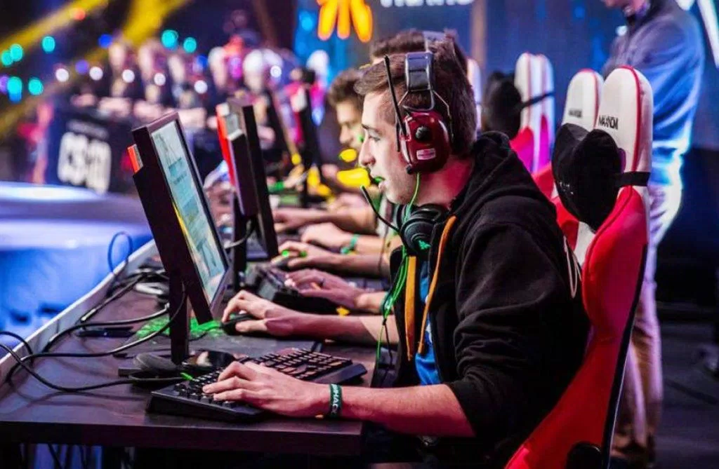 Phải rất giỏi mới có thể kiếm tiền từ giải đấu (Ảnh: Internet). Phải rất giỏi mới có thể kiếm tiền từ giải đấu (Ảnh: Internet).