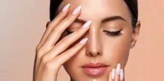 Người Nga luôn nói không với hoá chất nên móng tay của họ luôn đơn giản