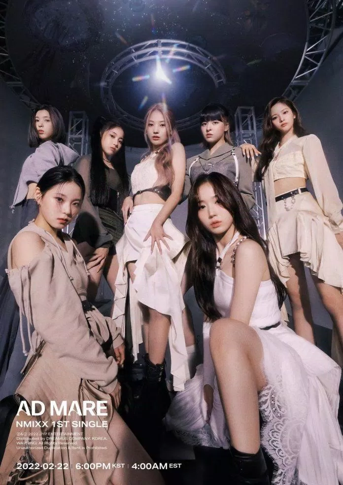 Nhóm nữ NMIXX trong poster quảng bá đĩa đơn đầu tay "Ad Mare" và ca khúc chủ đề "O.O" (Ảnh: Internet).