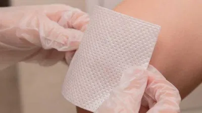 Không nên massage khi đang có vết thương (Ảnh: Internet). Không nên massage khi đang có vết thương (Ảnh: Internet).