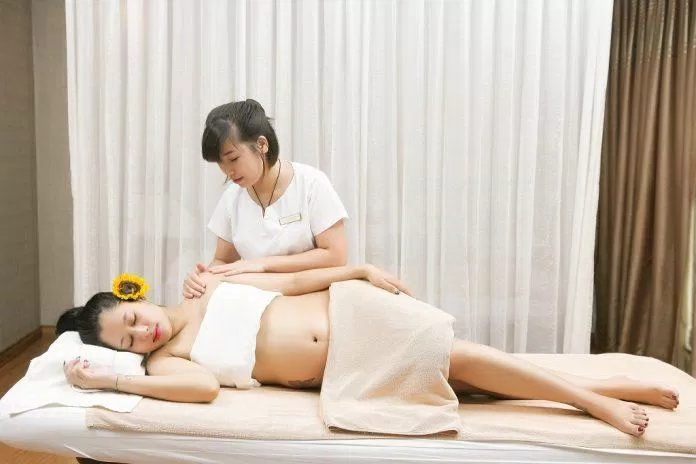 Phụ nữ mang thai có nên massage không? (Ảnh: Internet).