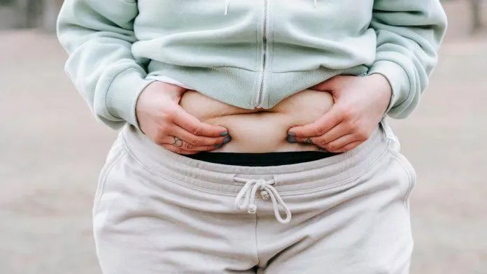 Thừa cân cũng là nguyên nhân khiến mặt béo và cằm nọng đấy (Nguồn: internet)