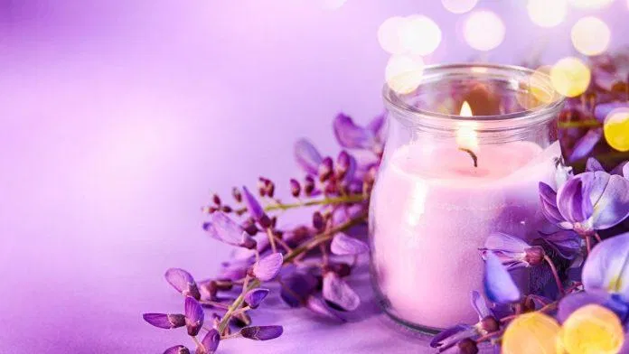 Nến thơm mang đến những cảm xúc nhẹ nhàng, tươi mới (Nguồn: internet)
