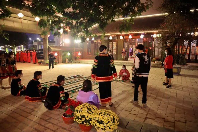 Các hoạt động văn hóa truyền thống tại khu phố cổ (Ảnh: Internet).