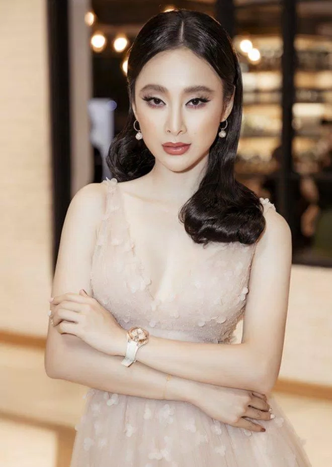 Người đẹp tai tiếng Angela Phương Trinh (Ảnh: Internet)