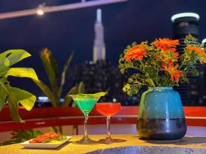 Hẹn hò nơi đây cùng nhau nhâm nhi ly cocktail trò chuyện hạnh phúc còn gì bằng (Nguồn: Internet) Hẹn hò nơi đây cùng nhau nhâm nhi ly cocktail trò chuyện hạnh phúc còn gì bằng (Nguồn: Internet)