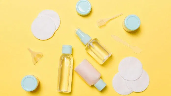 Sử dụng sữa rửa mặt làm sạch da mỗi ngày nhá các nàng (nguồn: internet)