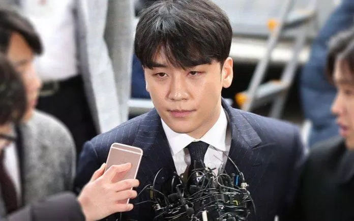 Seungri chính thức nhận tội và nhận bản án 1 năm 6 tháng tù vào tháng 1/2022 (Nguồn: Internet)