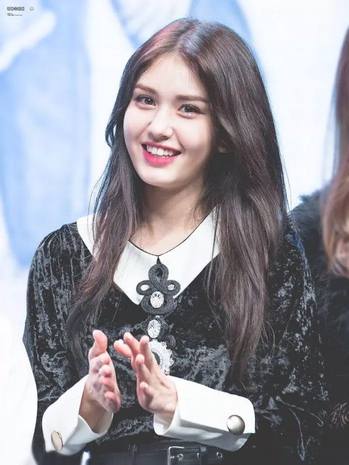 Somi - thần tượng K-Pop tuyên bố chưa từng hẹn hò trước đây. (Nguồn: Internet) Somi - thần tượng K-Pop tuyên bố chưa từng hẹn hò trước đây. (Nguồn: Internet)
