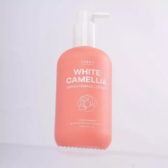 Sữa dưỡng thể sáng mịn da White Camellia Zakka Naturals.