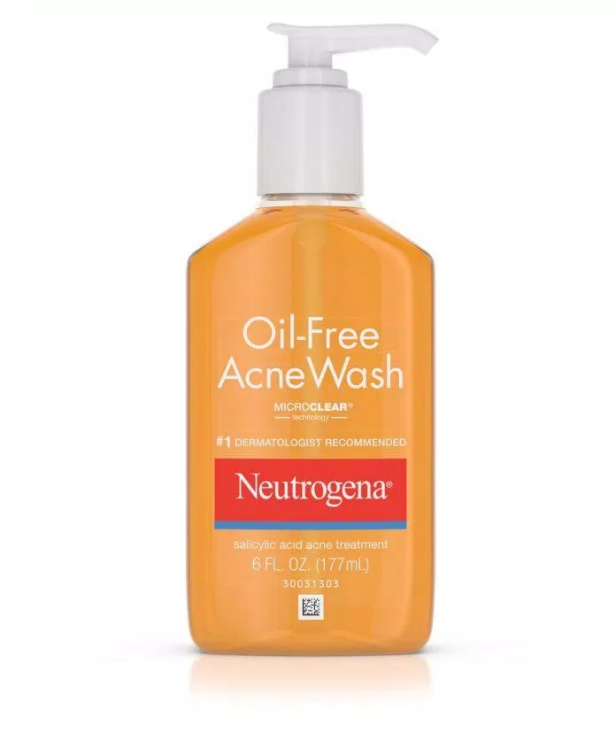 Sửa rửa mặt Neutrogena giúp giảm tình trạng bã nhờn và đổ dầu trên da. (Nguồn: Internet)