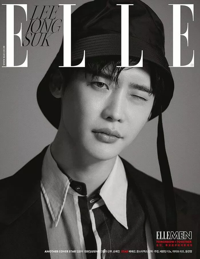 Đại sứ thương hiệu Prada Lee Jong Suk xuất hiện với bộ sự tập Prada Spring 2022 (Nguồn: Internet)