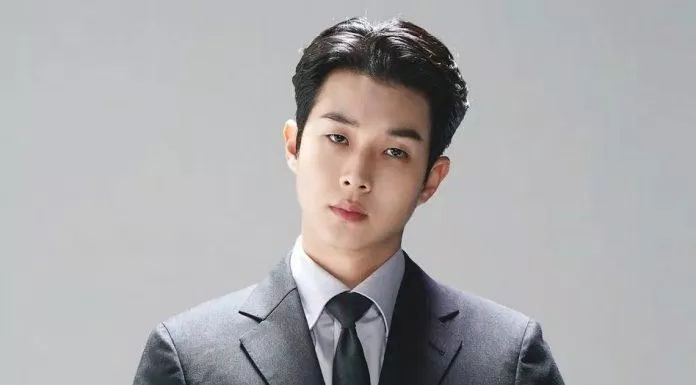 Choi Woo Sik siêu ngầu trong Dòng Máu Đặc Cảnh. (Ảnh: Internet)