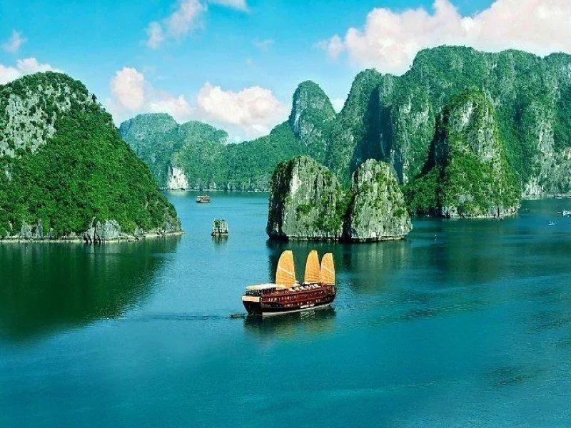 Vịnh Hạ Long (Ảnh: Internet)