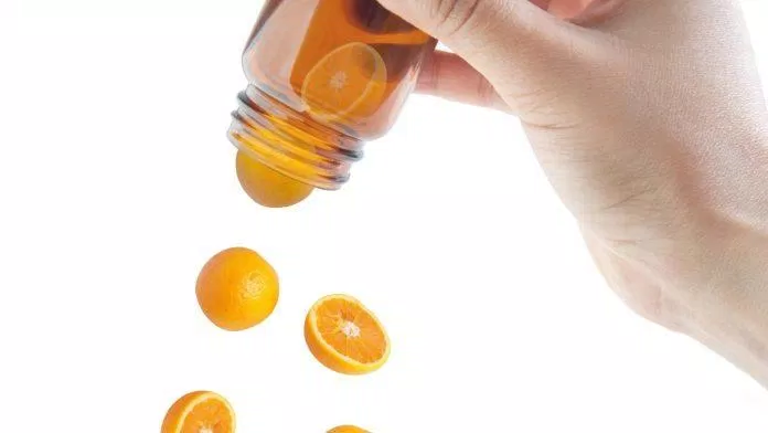 Vitamin C ức chế sản sinh enzyme Tyrosine nên giảm mờ thâm hiệu quả (nguồn: internet)