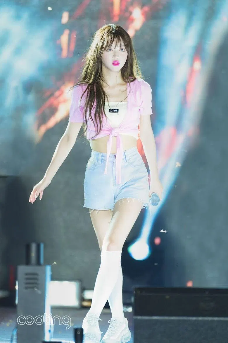 YooA (OH MY GIRL) - thần tượng có chiều cao thật đáng ngạc nhiên. (Nguồn: Internet)