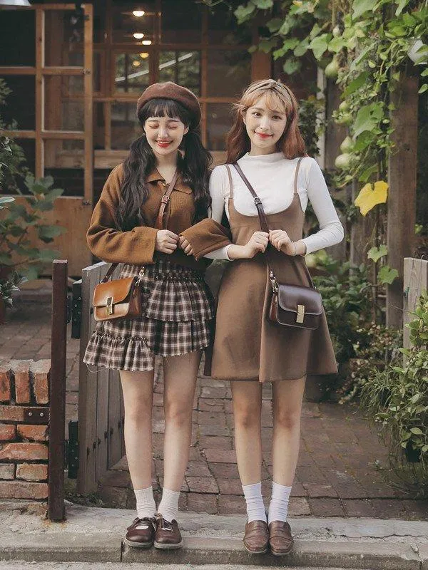 Tone nâu kết hợp với trắng hài hòa (Nguồn: Internet) Tone nâu kết hợp với trắng hài hòa (Nguồn: Internet)