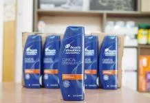 Dầu gội Head And Shoulders Clinical Strength được các dược sĩ khuyên dùng. (Nguồn: internet)