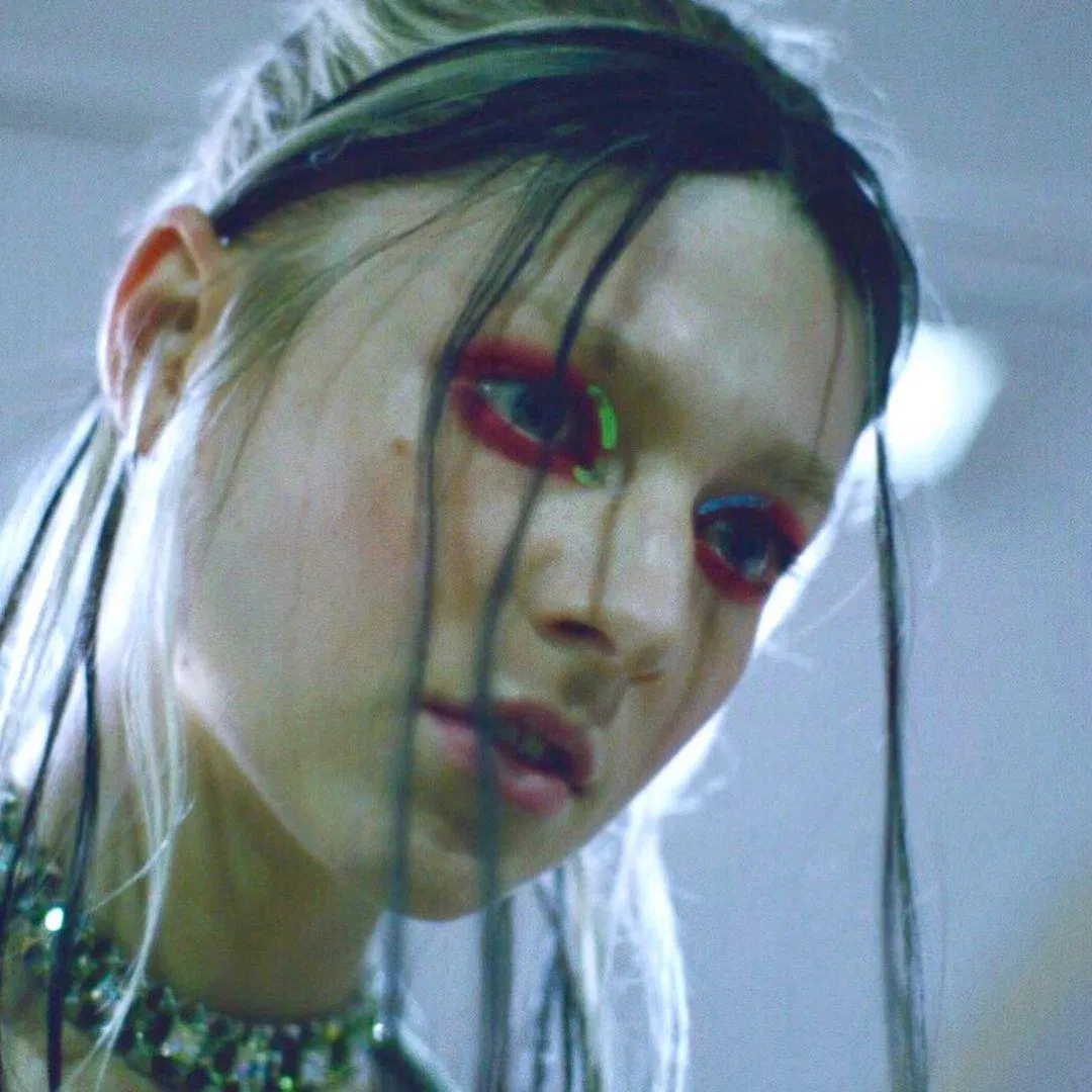 Euphoria season 2 makeup looks: 10 phong cách trang điểm dẫn đầu xu hướng bắt trend BlogAnChoi cách trang điểm dẫn đầu xu hướng Euphoria hoc make up khám phá kim cương phong cách xu hướng