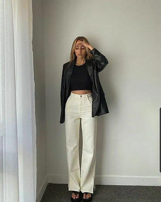 Outfit ngày đi làm tối đi bar? tại sao không (Nguồn: Pinterest)