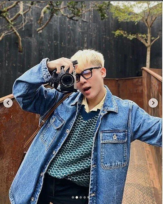 Áo gile mix cùng áo sơ mi tối màu, khoác bên ngoài chiếc jacket jeans, vừa đủ ấm vừa tạo layer lạ mắt (Nguồn: IG beduycobap)