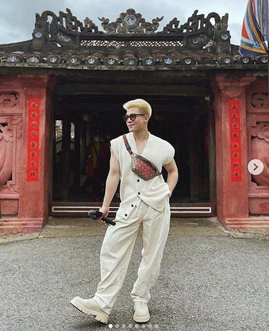 Áo gile mix đơn giản cùng quần và giày cùng màu (Nguồn: IG beduycobap)