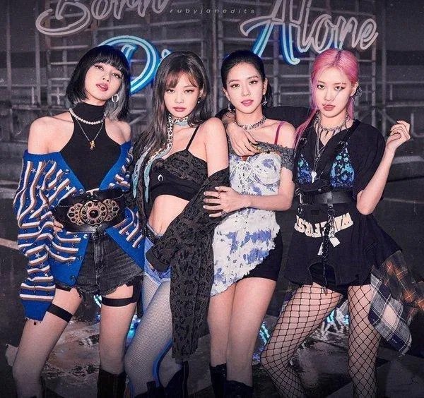 Chuỗi ngày "hạn hán" comeback từ BLACKPINK khiến các fan đứng ngồi không yên trước mọi dấu hiệu dù chỉ nhỏ nhất (Nguồn: Internet) Chuỗi ngày "hạn hán" comeback từ BLACKPINK khiến các fan đứng ngồi không yên trước mọi dấu hiệu dù chỉ nhỏ nhất (Nguồn: Internet)