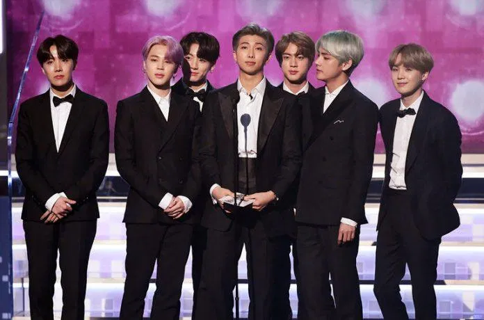 BTS lần đầu tiên xuất hiện tại GRAMMY vào năm 2019 với tư cách là người trao giải (Nguồn: Internet) BTS lần đầu tiên xuất hiện tại GRAMMY vào năm 2019 với tư cách là người trao giải (Nguồn: Internet)
