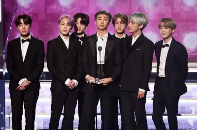 BTS lần đầu tiên xuất hiện tại GRAMMY vào năm 2019 với tư cách là người trao giải (Nguồn: Internet) BTS lần đầu tiên xuất hiện tại GRAMMY vào năm 2019 với tư cách là người trao giải (Nguồn: Internet)