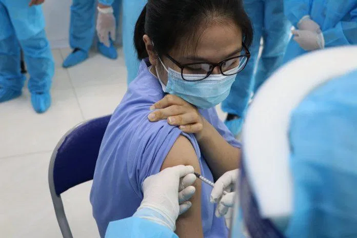 Tiêm vaccine cộng với nhiễm virus có thể tạo miễn dịch mạnh hơn (Ảnh: Internet). Tiêm vaccine cộng với nhiễm virus có thể tạo miễn dịch mạnh hơn (Ảnh: Internet).