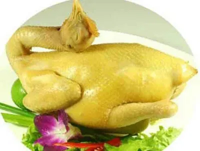 Da gà chứa nhiều cholesterol không phù hợp cho người cao huyết áp (Nguồn: Internet)