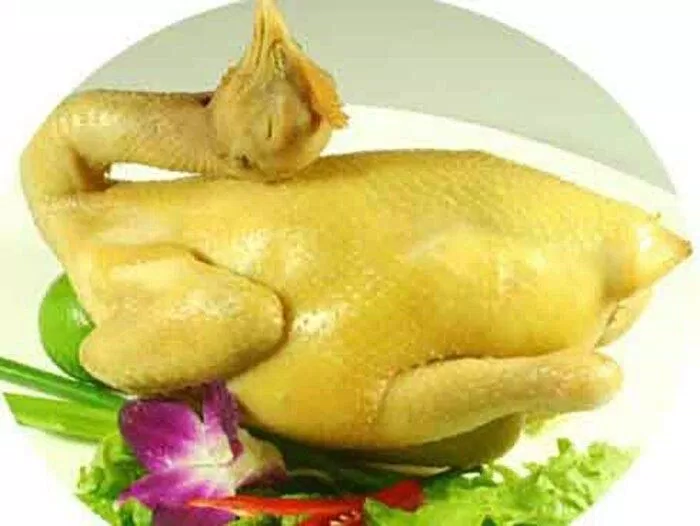 Da gà chứa nhiều cholesterol không phù hợp cho người cao huyết áp (Nguồn: Internet)