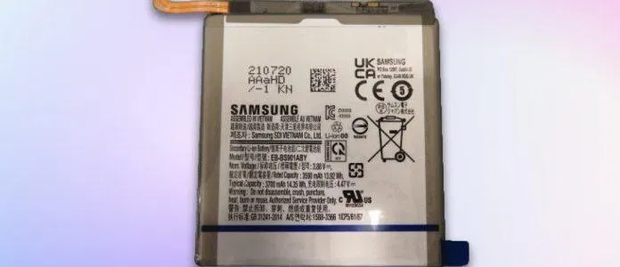 Pin của điện thoại Samsung Galaxy S22 (Ảnh: Internet). Pin của điện thoại Samsung Galaxy S22 (Ảnh: Internet).