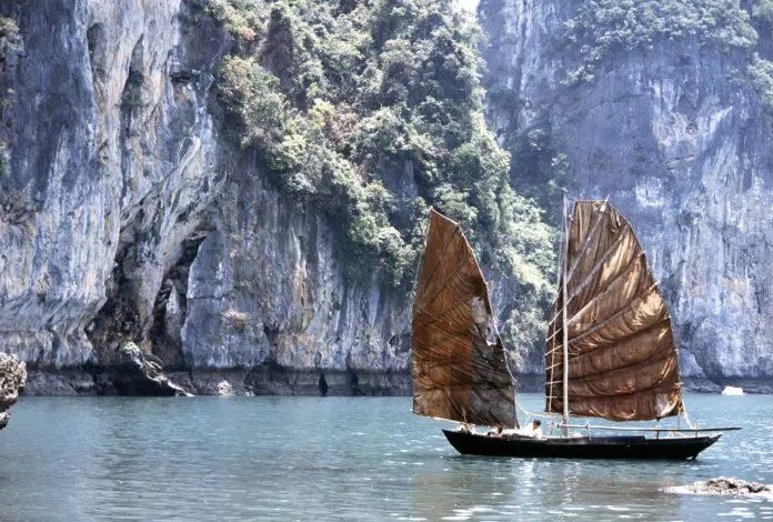 Hình ảnh Vịnh Hạ Long trong phim (nguồn: internet)