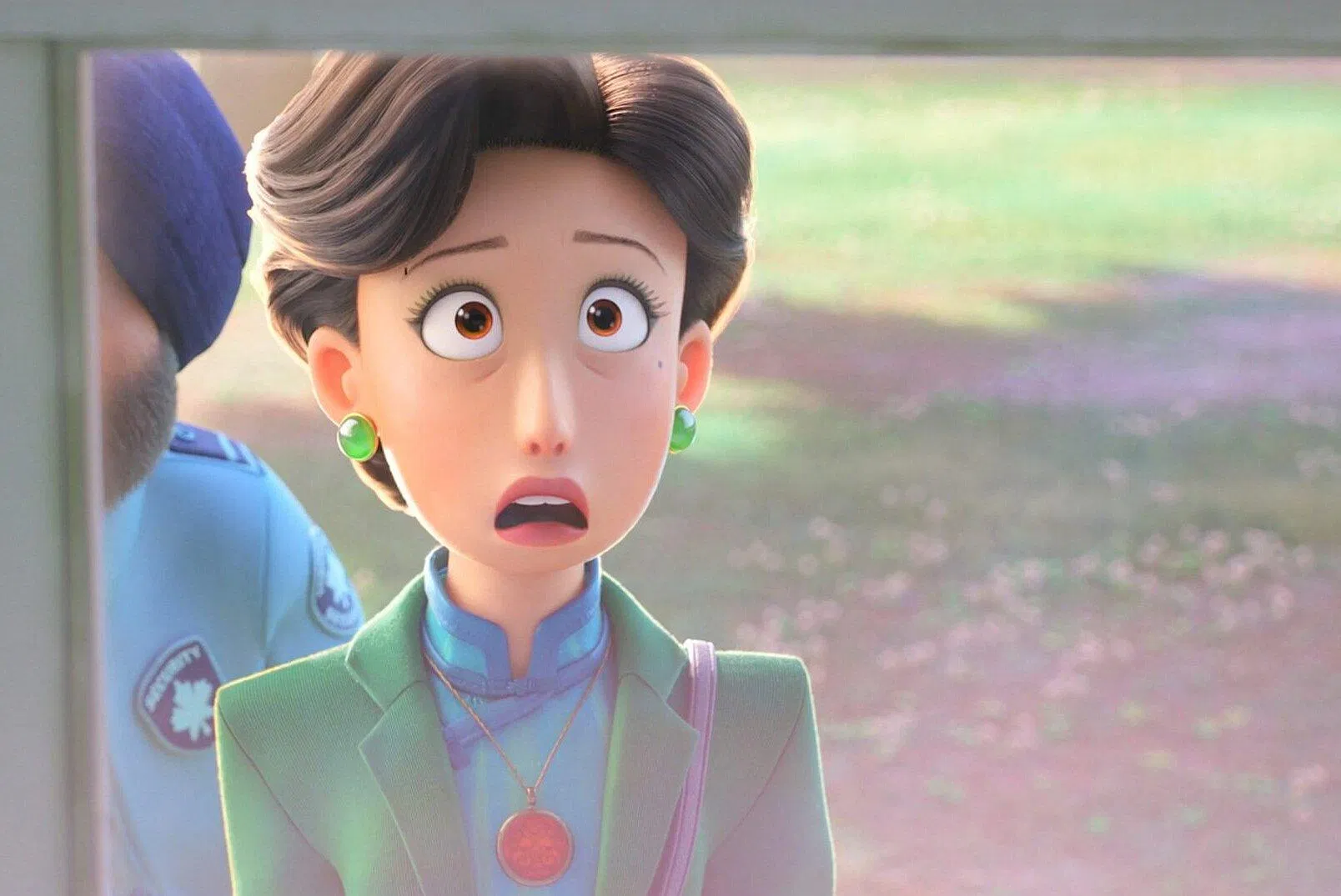 Mẹ Mai Lee tới tận trường để nhìn con gái (Nguồn: Internet)