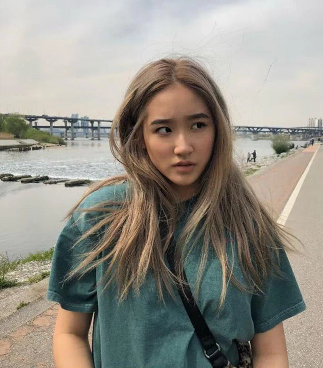 Herin thay đổi phong cách khi trở về quê nhà (Nguồn: Internet). Herin thay đổi phong cách khi trở về quê nhà (Nguồn: Internet).