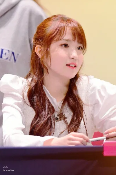 Hitomi (Ảnh: Internet)