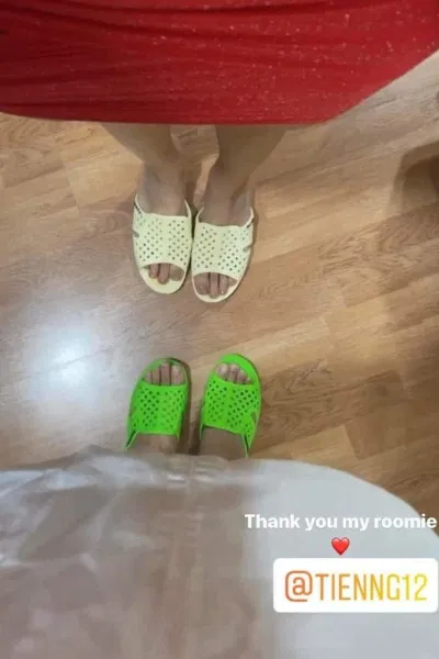 Thùy Tiên còn tặng quà và "quảng bá" sản phẩm thời trang nội địa với các nàng hậu khác (Nguồn: Internet) Thùy Tiên còn tặng quà và "quảng bá" sản phẩm thời trang nội địa với các nàng hậu khác (Nguồn: Internet)