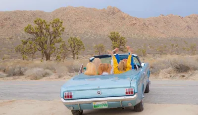 MV Ice cream cake lấy bối cảnh những năm 70-80. (Nguồn: Internet) MV Ice cream cake lấy bối cảnh những năm 70-80. (Nguồn: Internet)