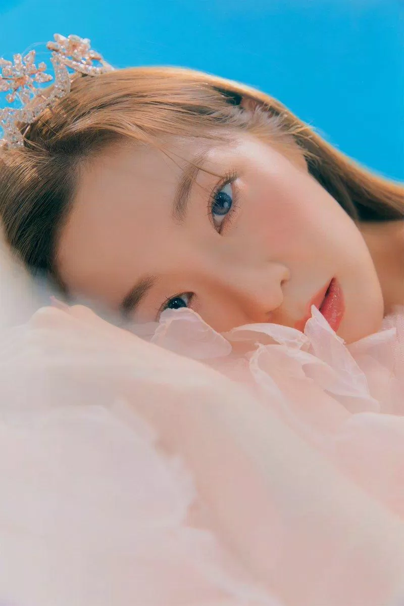 Chị cả Irene tựa như nữ thần trong loạt ảnh teaser mới. (Nguồn: Internet)