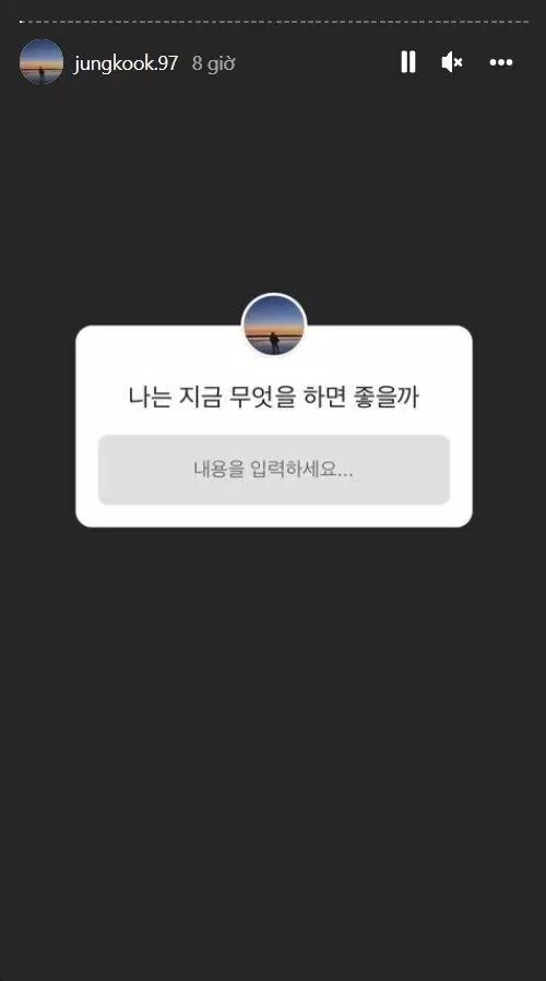 Jungkook đã hỏi fan "Mình nên làm gì đây nhỉ" (Ảnh: Instagram)