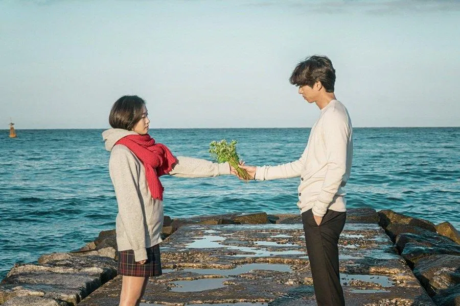 Đê chắn sóng Jumunjin tạo nên một cảnh đẹp nên thơ trong bộ phim Goblin. (Ảnh: Internet)