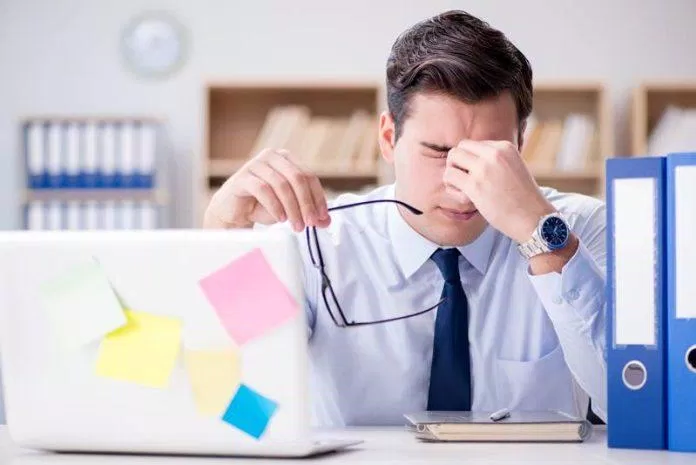 Kiệt sức, nhức đầu (Nguồn: Internet) Kiệt sức, nhức đầu (Nguồn: Internet)