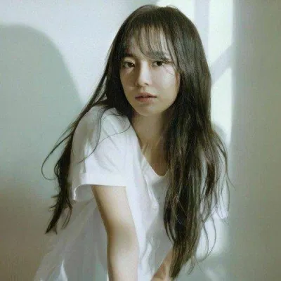 Kim Se Jeong kí hợp đồng nghệ sĩ Solo (Ảnh: Internet) Kim Se Jeong kí hợp đồng nghệ sĩ Solo (Ảnh: Internet)