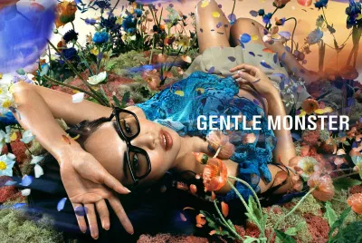Jennie thể hiện sự cá tính trong từng sản phẩm của Jentle Monster ( Nguồn ảnh: Internet)