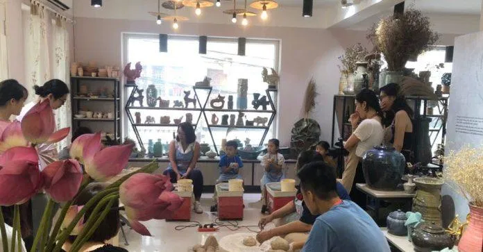 Workshop làm gốm (Nguồn: Gốm Chi)