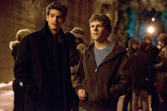 Mark Zuckerberg (bên phải) và Eduardo Saverin trong The Social Network (Nguồn: Internet)