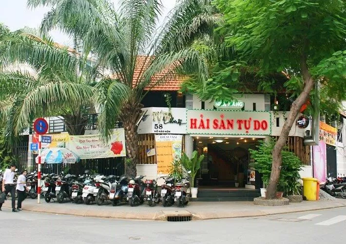 Bên ngoài nhà hàng nhà hàng hải sản Tự Do (ảnh: internet) Bên ngoài nhà hàng nhà hàng hải sản Tự Do (ảnh: internet)